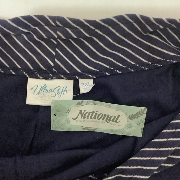 National NWT Women's PXL Pull On‎ Soft Ultra Capri's Navy Blue - Picture 2 of 3